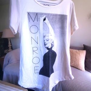 Black and White Marilyn Monroe t-shirt
